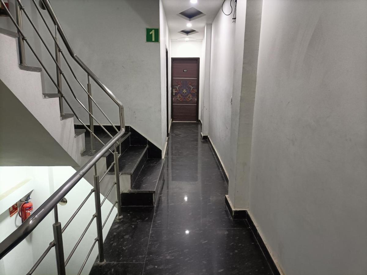 Airport Hotel Breeze New Delhi Luaran gambar
